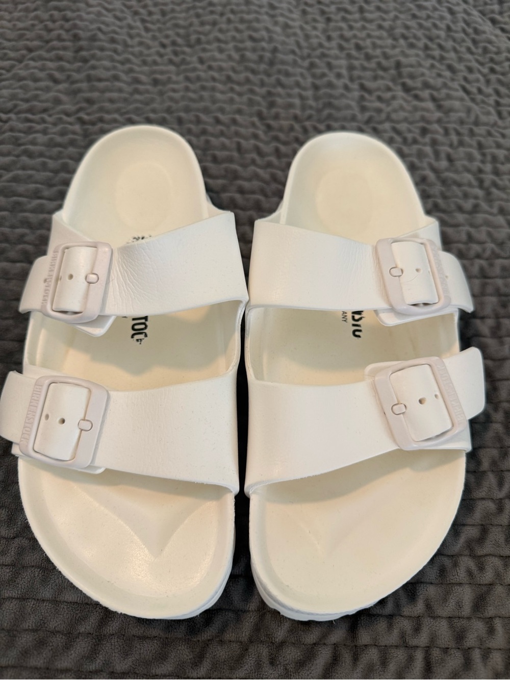 ✨ Birkenstock Arizona EVA Waterproof Slide Sandals – White Size 39EU/8-8.5US